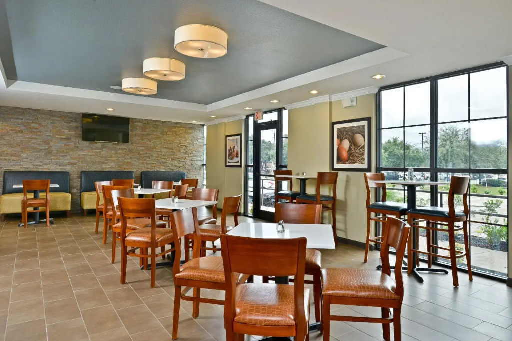Comfort Suites near Westchase on Beltway 8