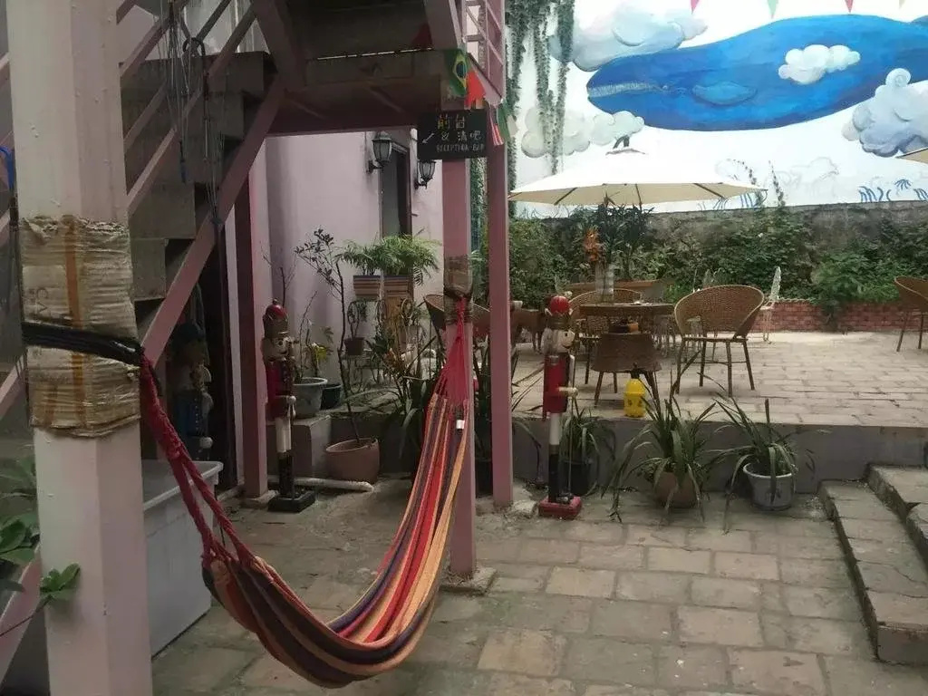 Whale Song Travel Inn