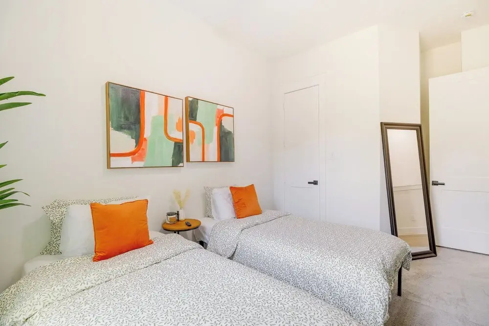 Modern Houston Home w/ Yard, 3 Mi to Toyota Center