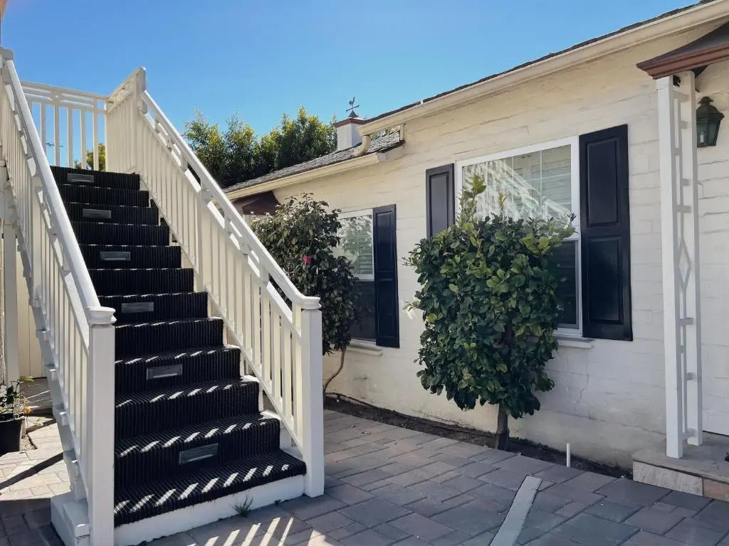 Le Petit Pali Brentwood