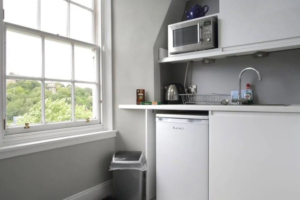 1 Bedroom Apartment In Edinburgh