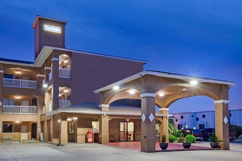 Red Roof Inn PLUS + Galveston - Beachfront