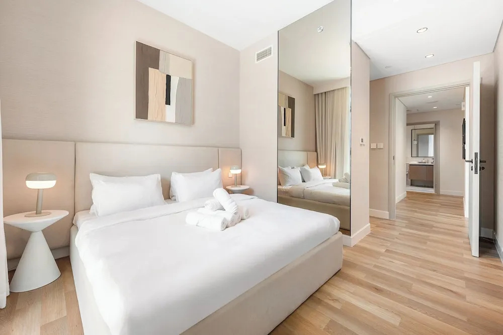 Stayis- Luxurious 2 BR near Burj Khalifa