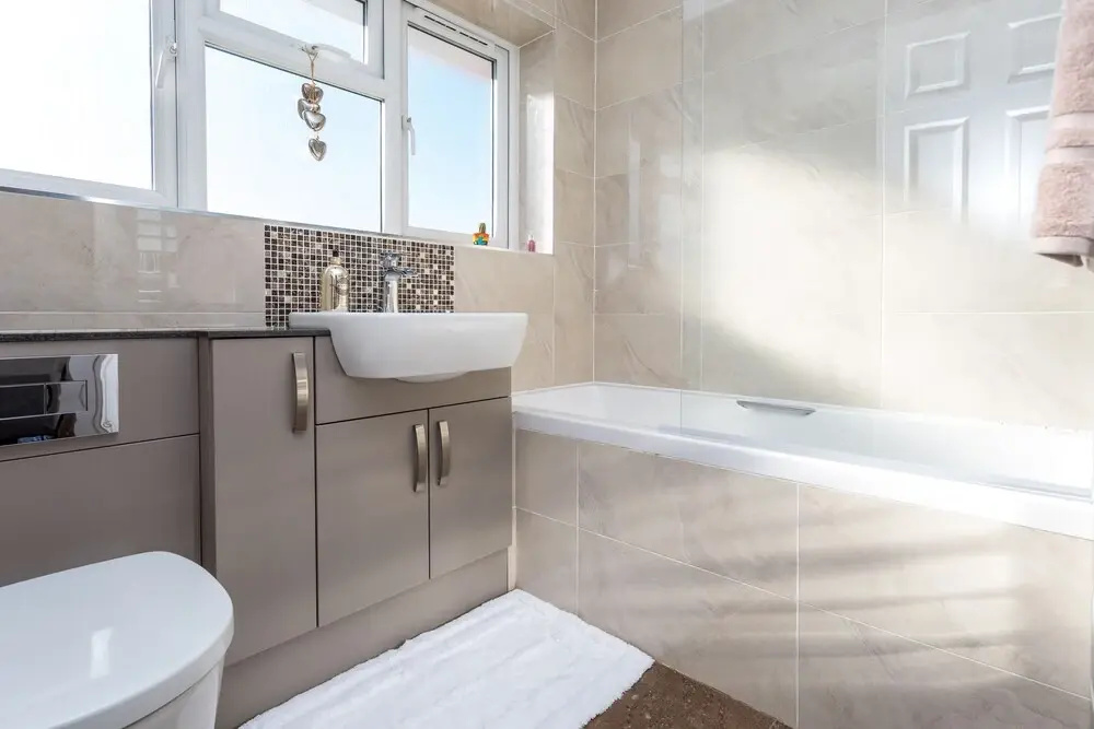 Fabulous 3-bed House, Close to Station