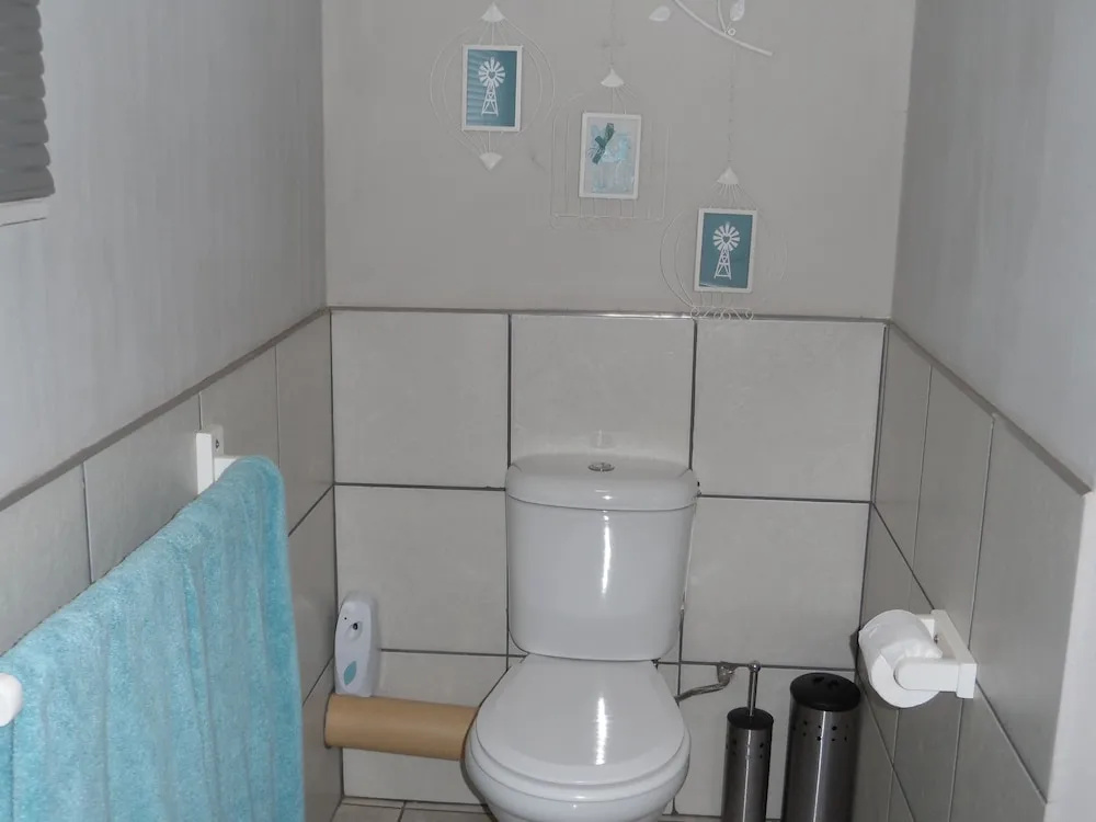 Tripple Room 3 Singlesking Single Cherry Lane Self Catering and BB