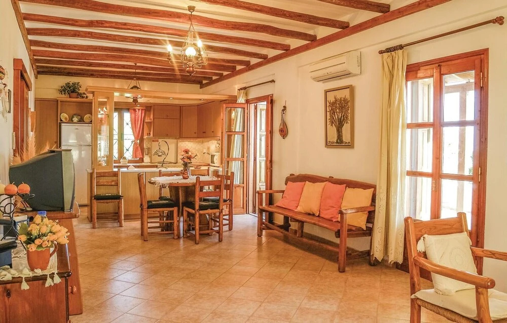 5 Bedroom Lovely Home In Agios Vasilios