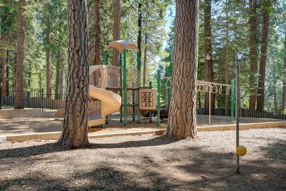 12 Mi to Apple Hill: Family-friendly Cabin Retreat