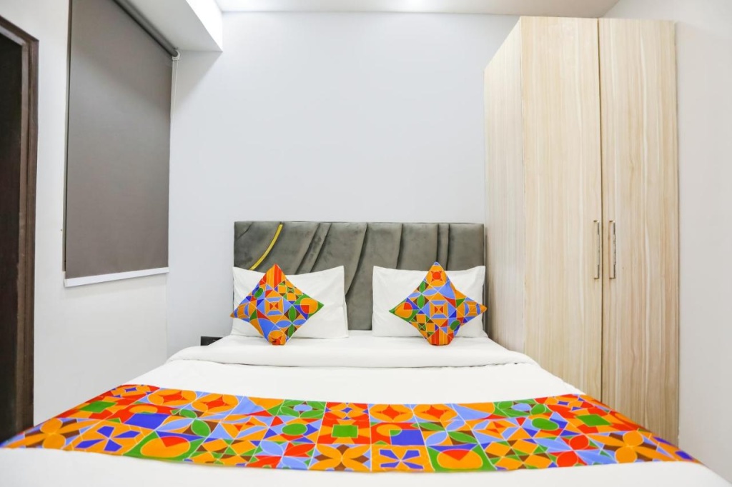 FabHotel Rasa Arcade