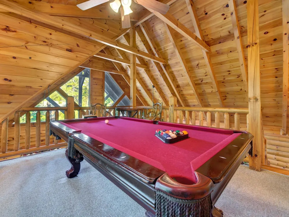 Arrowhead Lodge by Vtrips