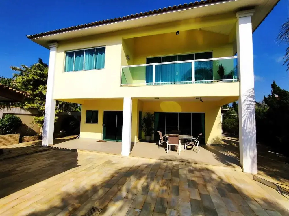 Villa Amarela