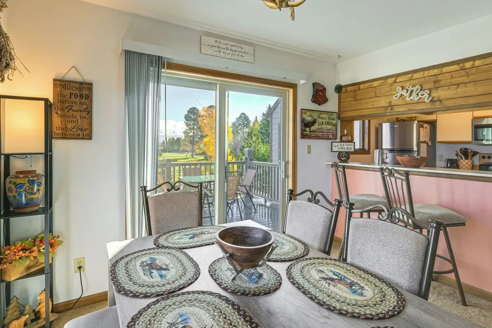 Pagosa Condo w/ Deck, 4 Mi to Hot Springs & Dtwn