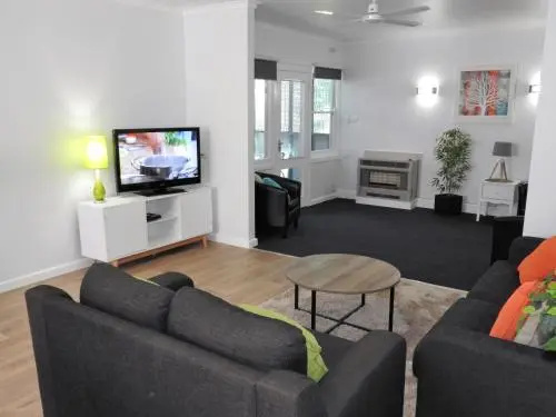 Wattle Grove Villa