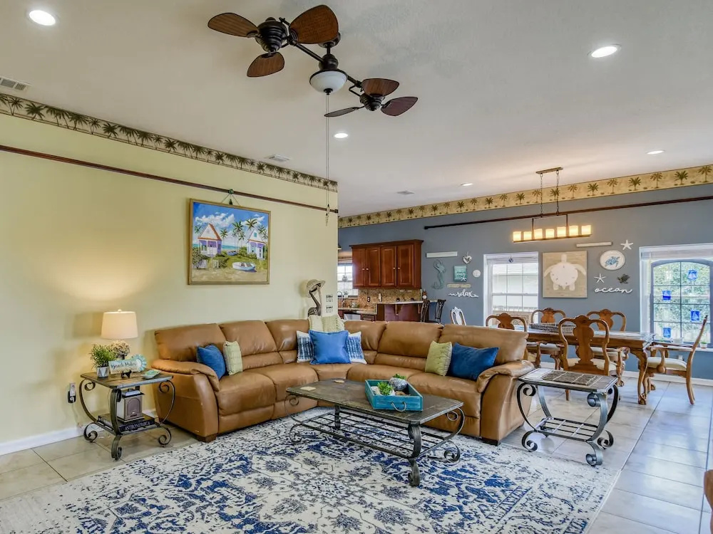 Snowbird Availability! Ocean Street By Beach 4 Bedroom Home