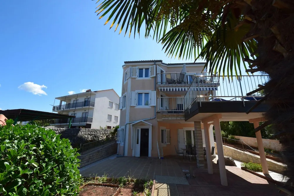 Apartments Frane