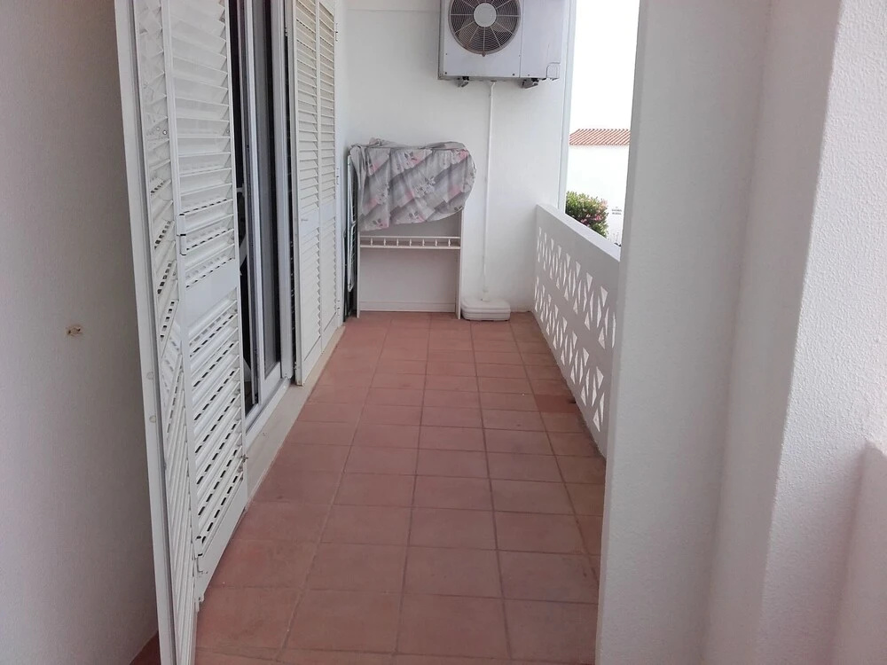 1-bed Apartment in Oura, Near the Aveiros Beach