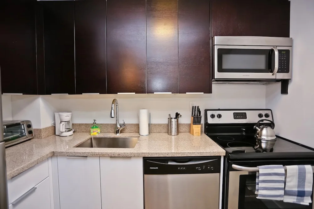 Coconut Grove Apartments by NUOVO