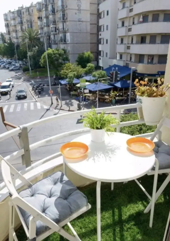 Luxury studio with balcony and parking
