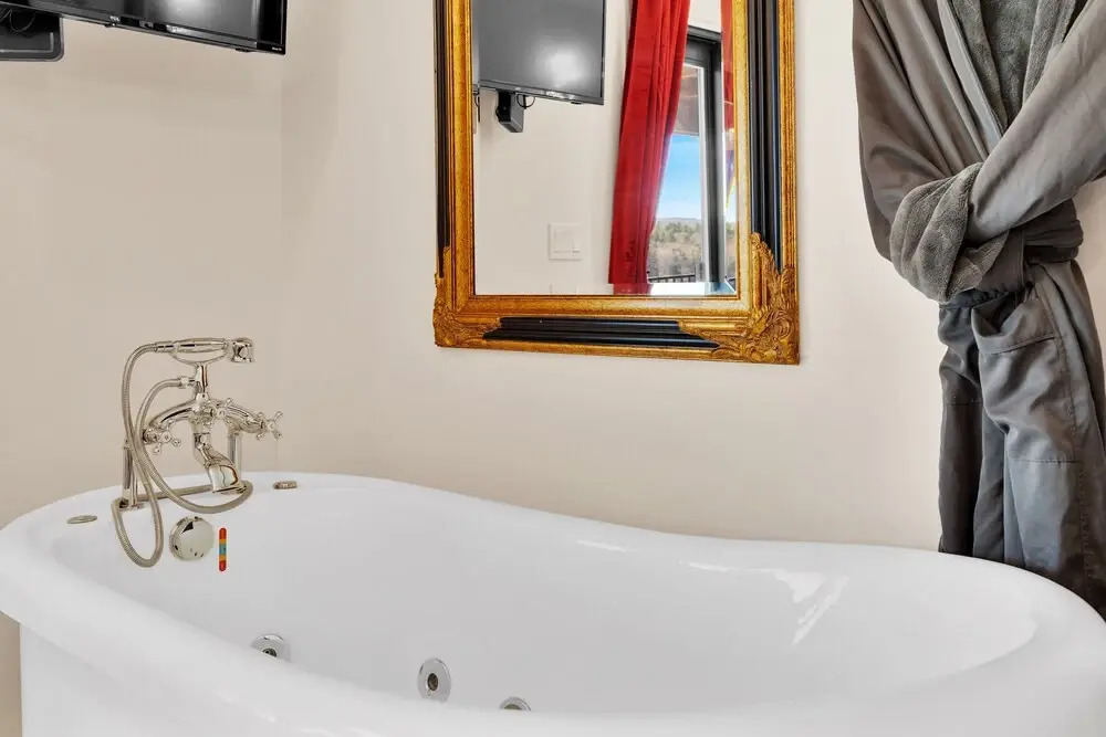 Quiet Mind Mountain Lodge, Retreat & Spa