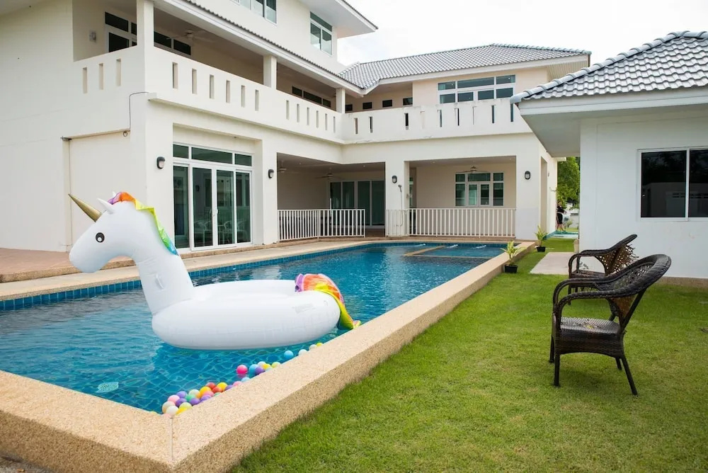 Play Pool Villa Pattaya