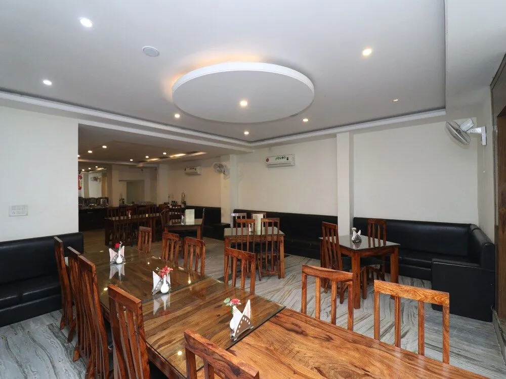OYO 27759 Hotel Rajputana