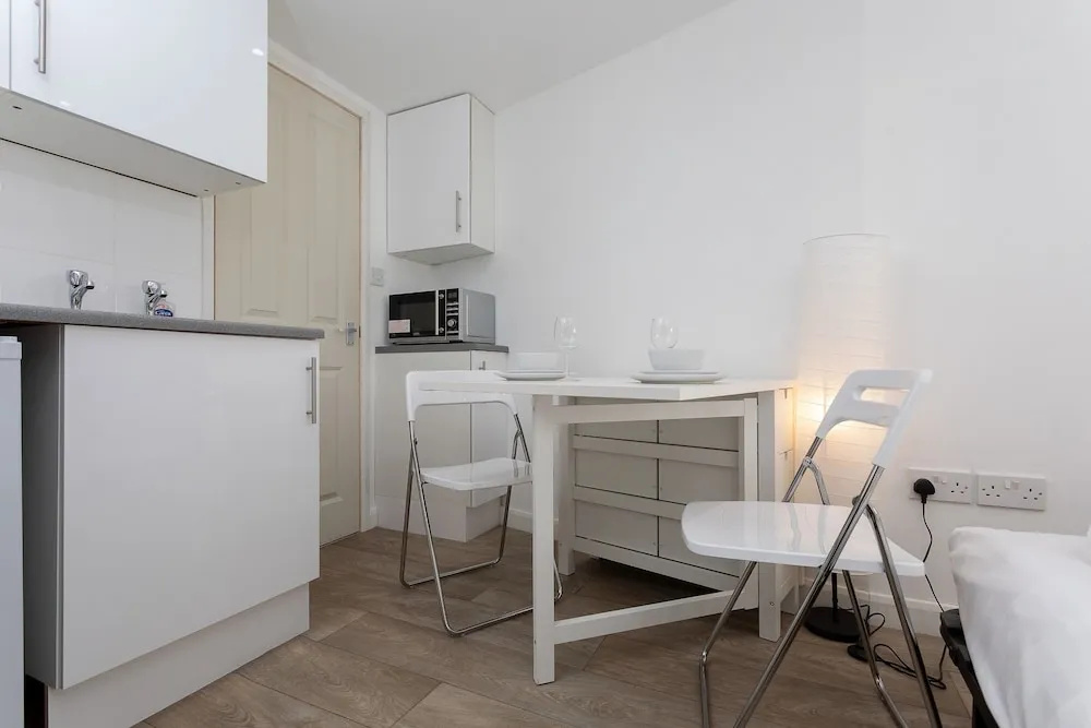 Studio Apartment in Clapham Common