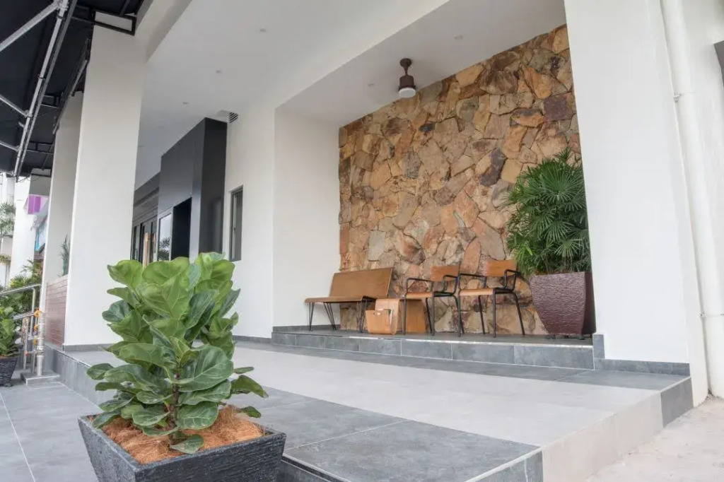 Redpine Boutique Hotel