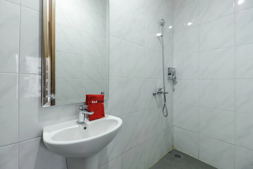 RedDoorz Plus near Tebet