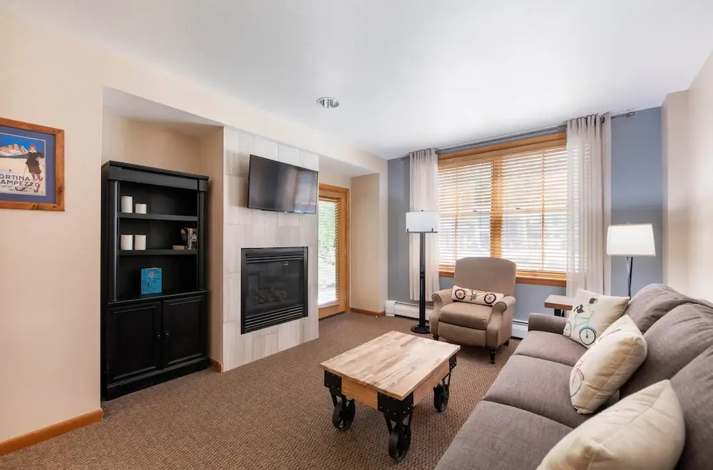 Zephyr Mountain Lodge