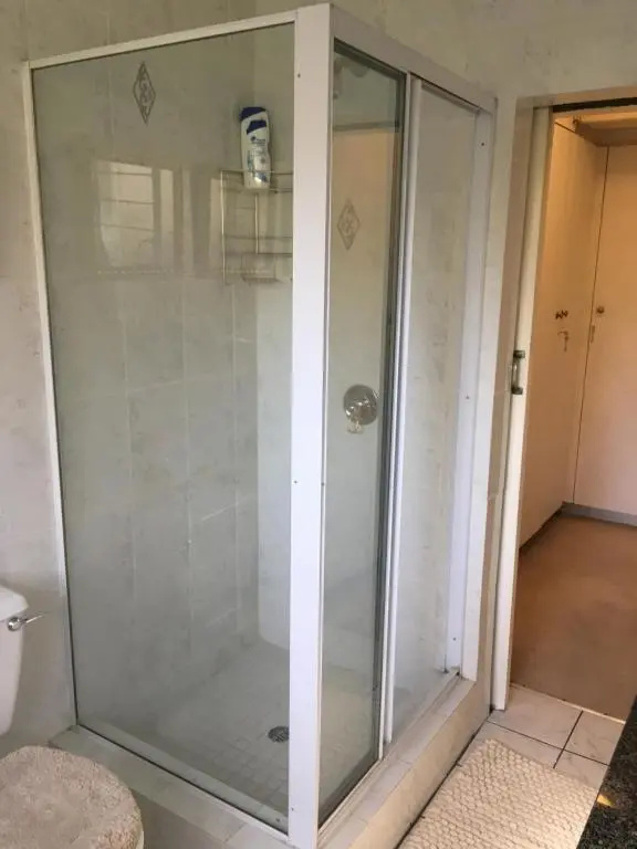 Vair's Place Guest House in Sandton Paulshof - Apartment, Lux Suites & Spa