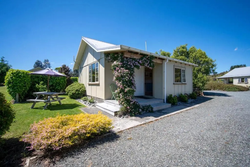 Blue Thistle Cottages