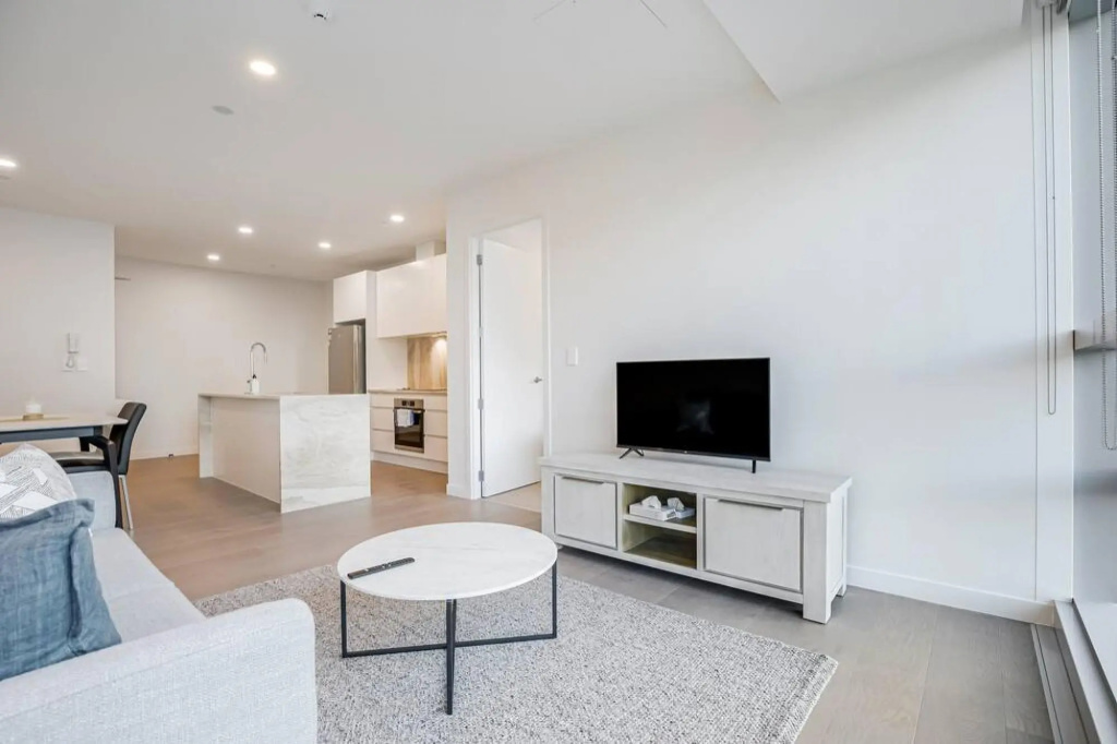 Modern Bright Central Apartment by Zodiak Stays