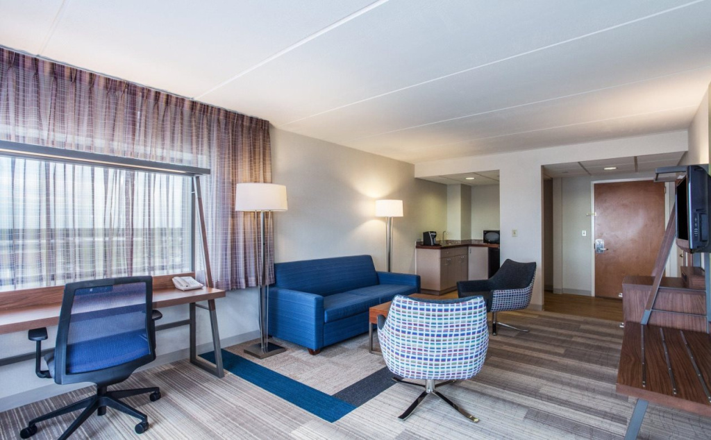 Holiday Inn Express Hauppauge-Long Island by IHG
