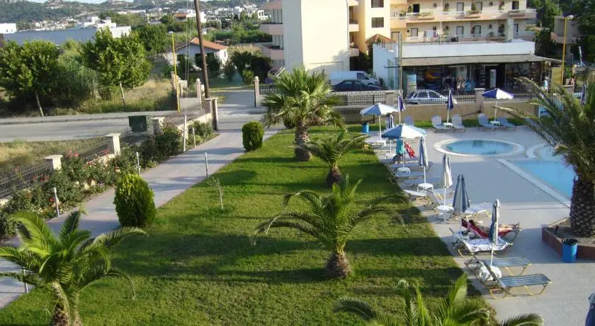 Royal Rose Studios & Apartments