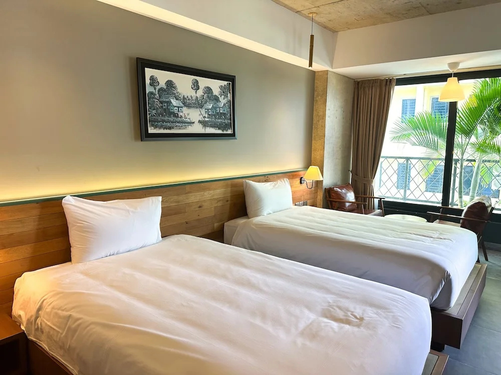 CHECK inn Phnom Penh Royal Palace
