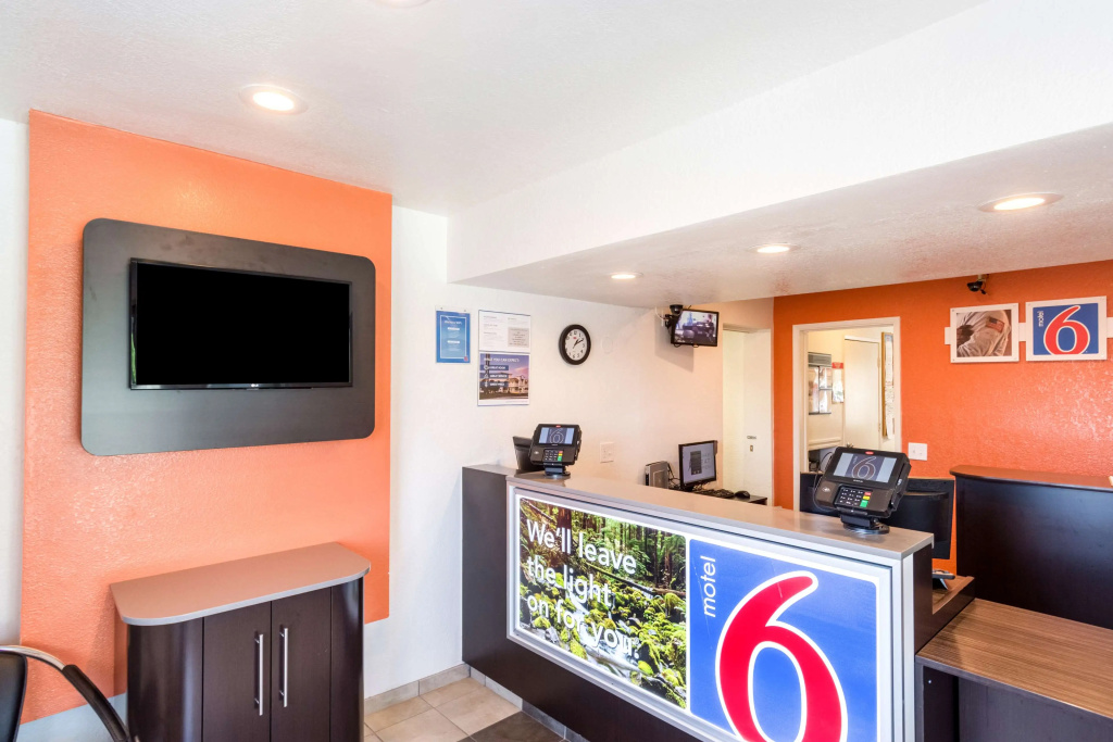 Motel 6-Redding, CA - Central