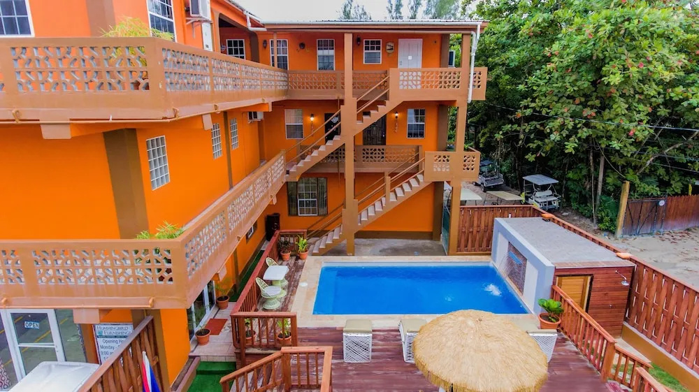 Hummingbird Suites Efficiency Studio
