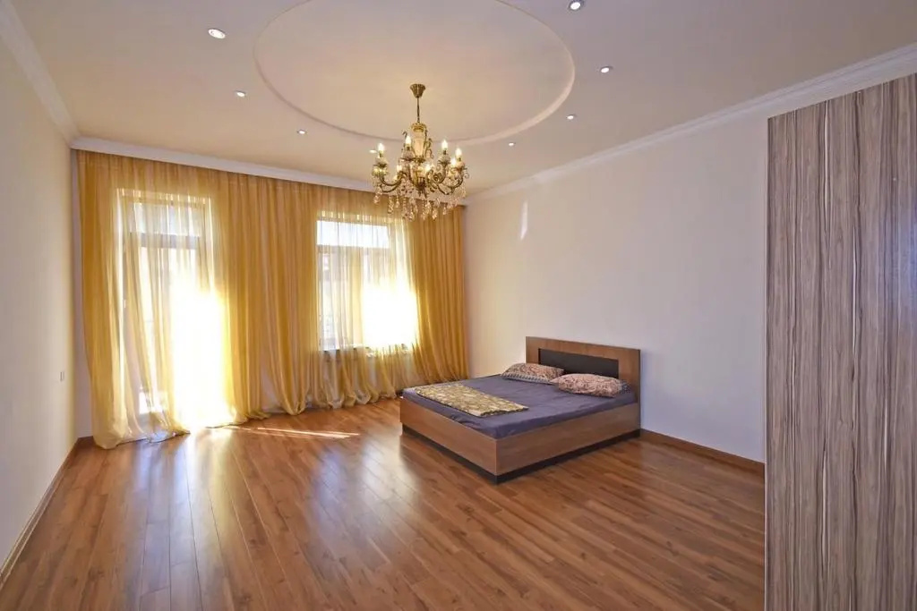 Tumanyan street, 3 bedrooms New Renovated apartment TM662
