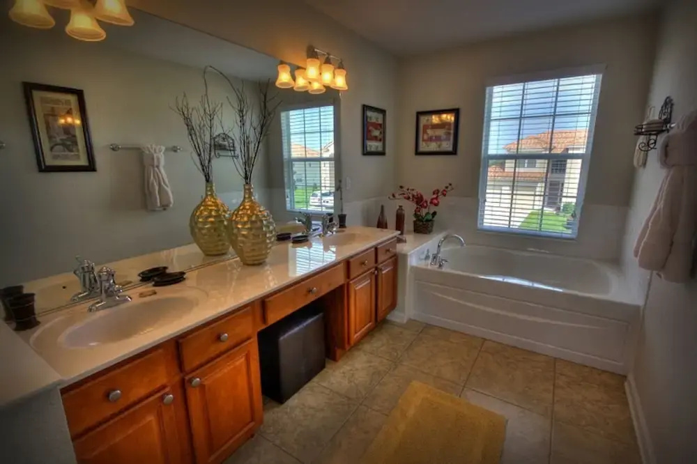 6BR 4BA Home in Windsor Hills by CV-2579