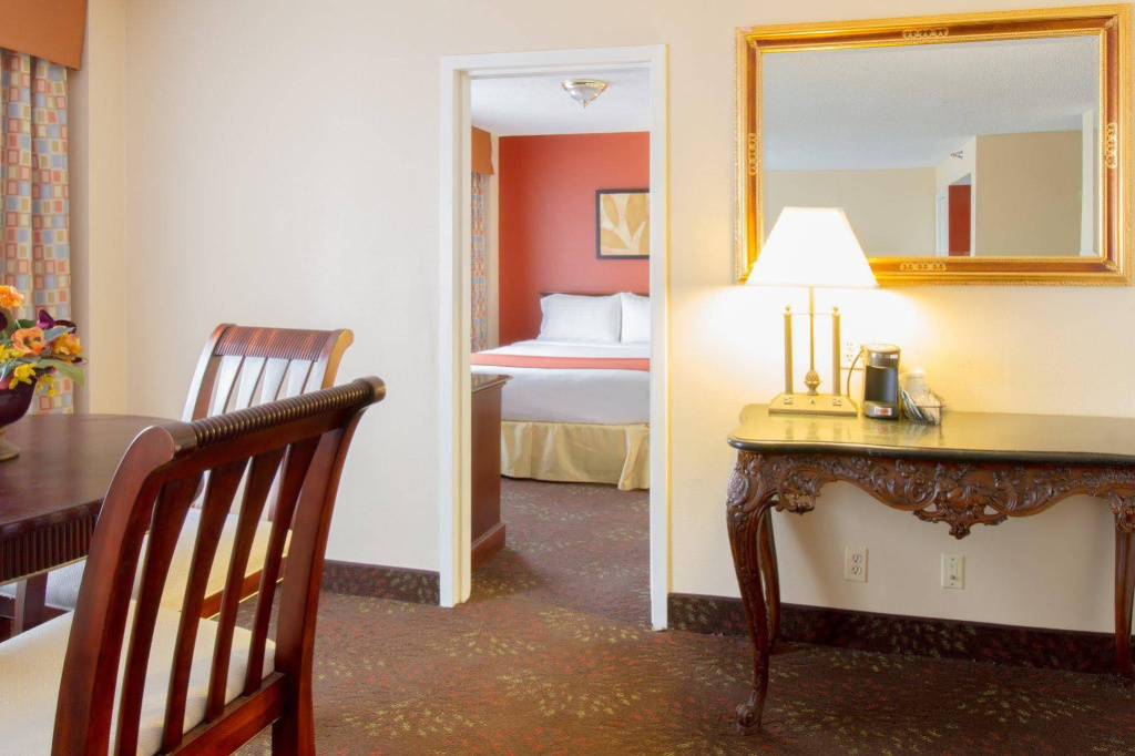 Holiday Inn O'Hare Area by IHG