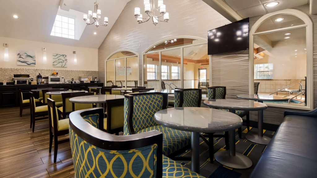 Best Western PLUS Tulsa Inn & Suites