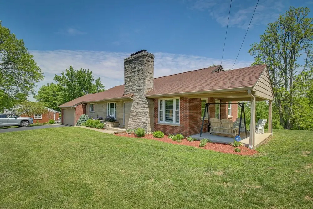 Home w/ Hot Tub + Deck ~ 3 Mi to Ark Encounter!