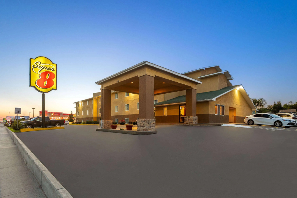 Super 8 by Wyndham Dodge City