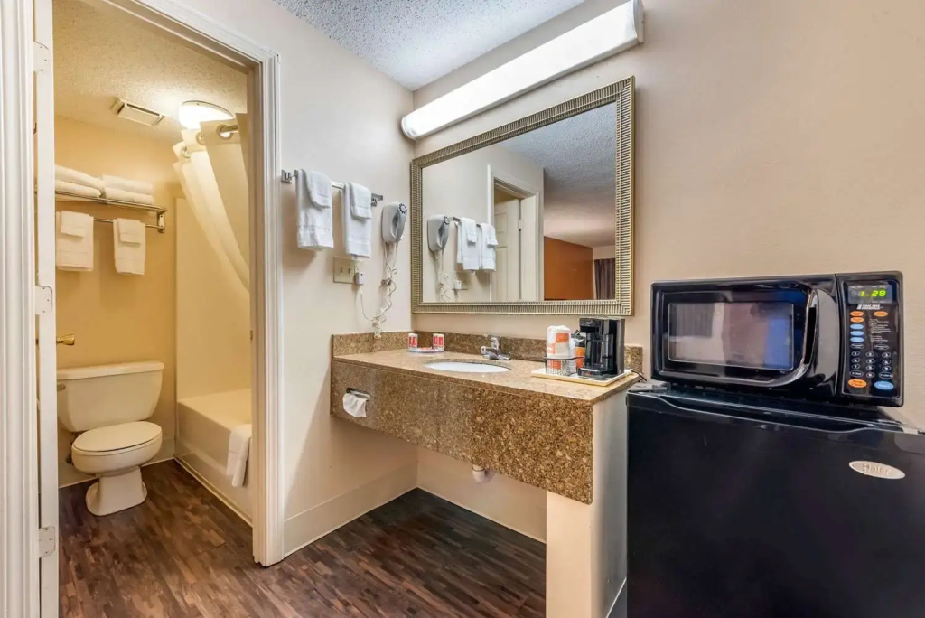 Econo Lodge Louisville Downtown