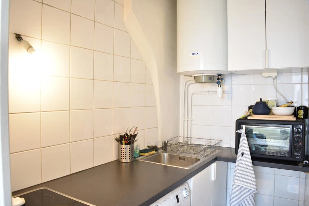 1 Bedroom Apartment In Central Paris