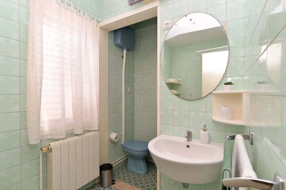 Apartment 1933