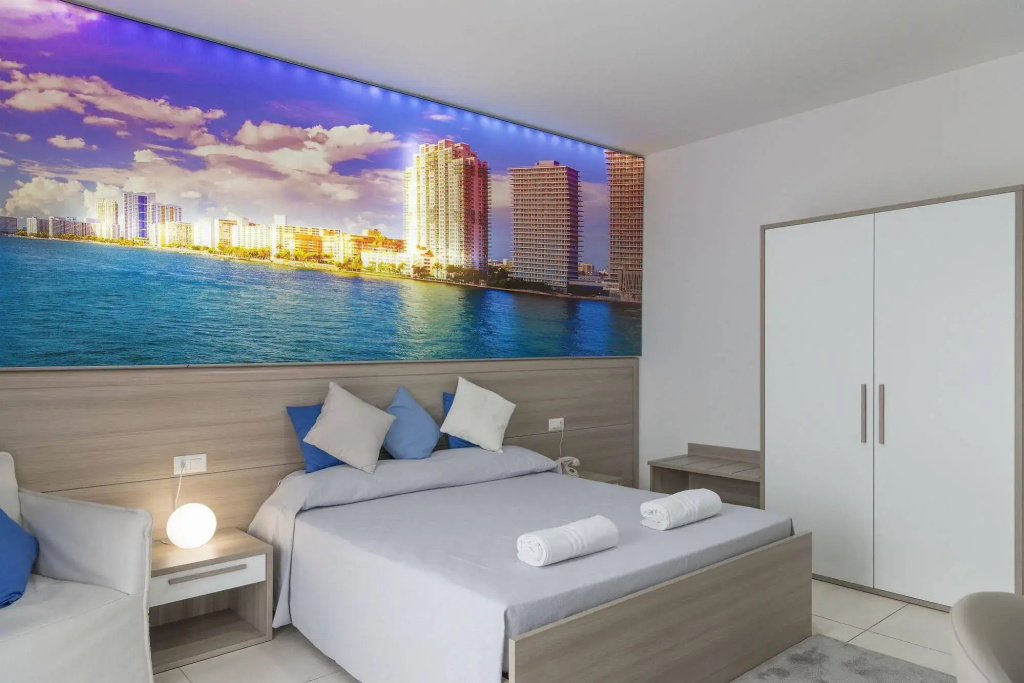 Hotel America