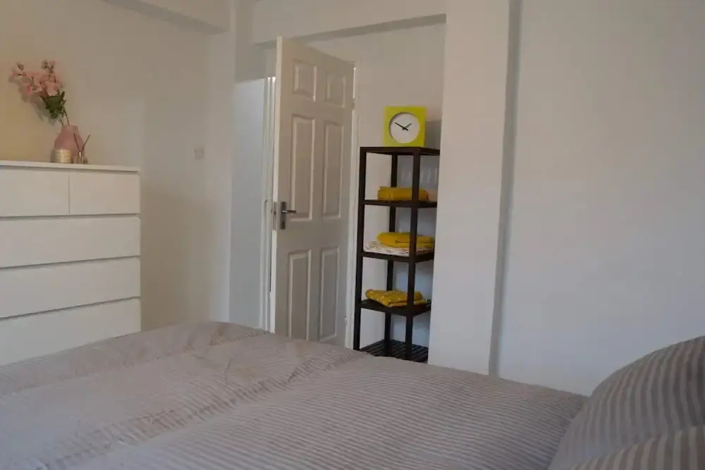 Modern 1 Bedroom in Shadwell With Balcony