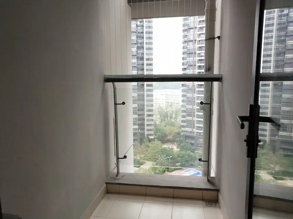 Gemmed Apartment