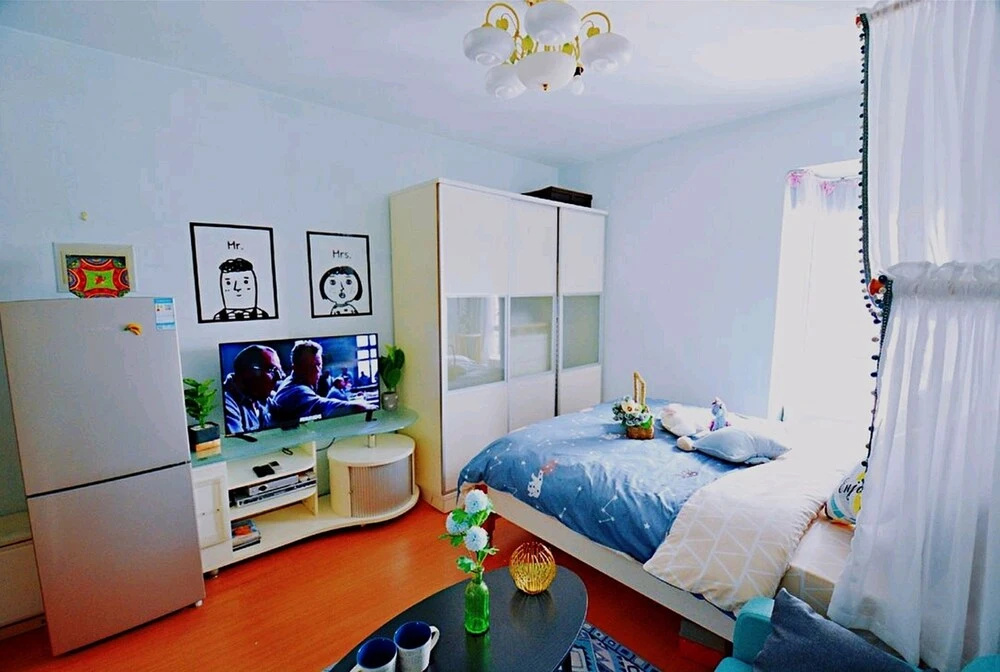 Avatar Clouds Large Queen Bed & High Rise View