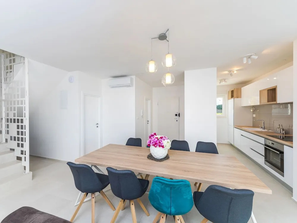 Luxurious Villa in Kaštel Gomilica With Pool